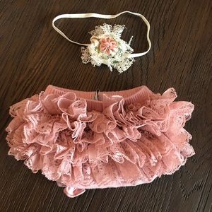 NWOT Infant headband and bottom bloomer